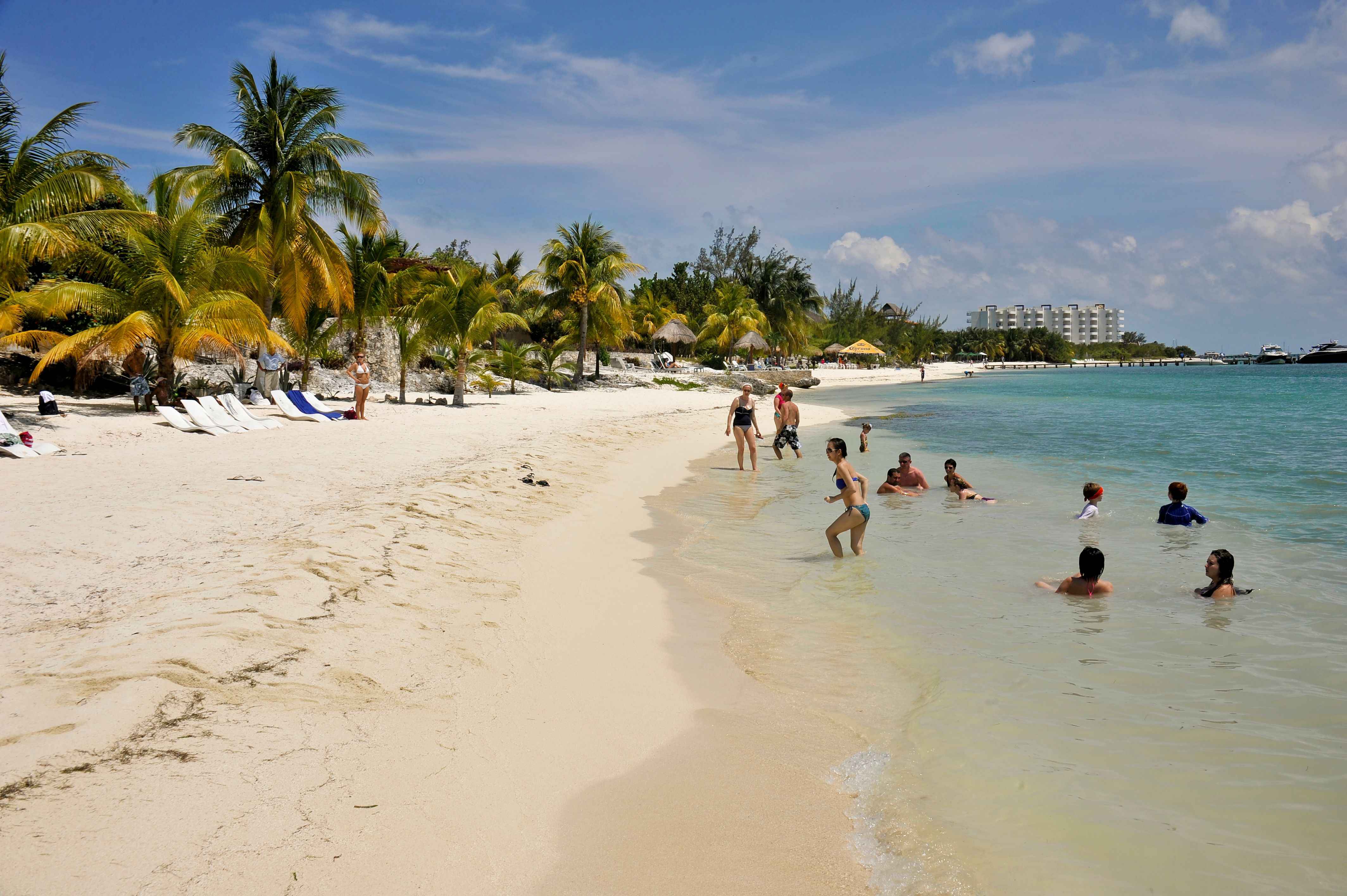 México Travel Solutions Isla Mujeres Catamaran Premium 