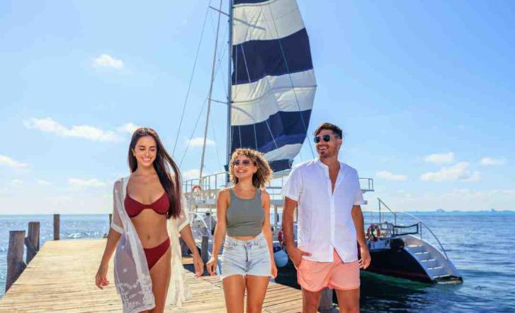 Tour Xcaret Catamaran Prime and Catamaran Tour From Cancun To Isla Mujeres tour